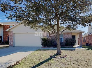 6864 Valley Creek Dr, Fort Worth, TX 76179