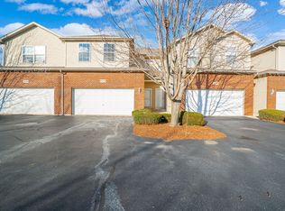 16530 W Willow Walk Dr, Lockport, IL 60441