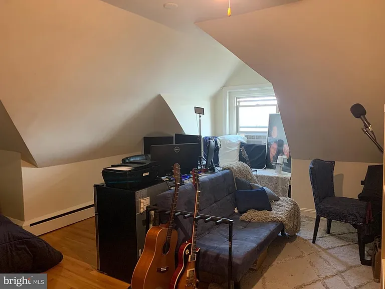 256 Radcliffe St — Photo 17