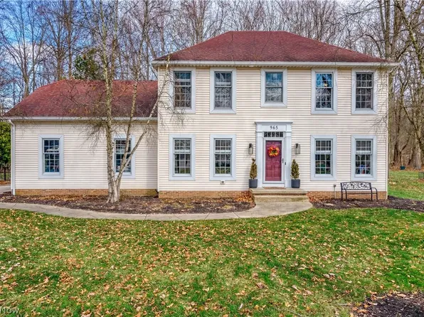 965 Silverberry Ln, Hudson, OH 44236