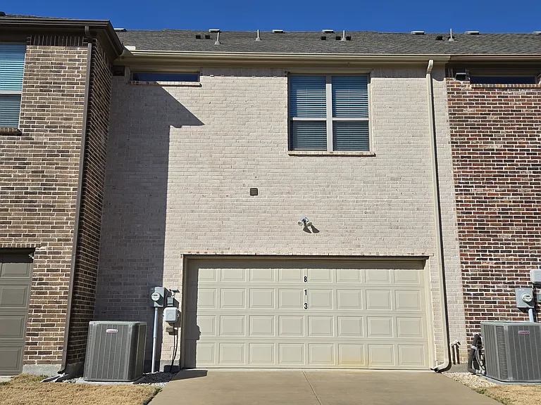 813 Newhaven Dr — Photo 15