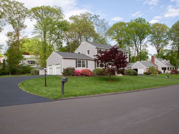 78 Rangely Dr, Trumbull, CT 06611