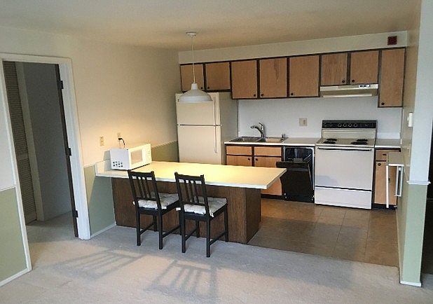 Kitchen/Dining Area