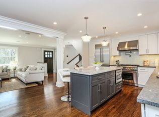 176 Country Ridge Dr, Rye Brook, NY 10573