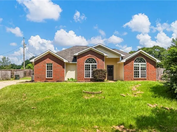 60 Duke Dr, Fort Mitchell, AL 36856