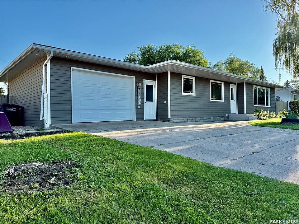 1st image of 51 King Cres