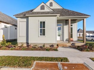 100 Hedgemoore Ct, Youngsville, LA 70592