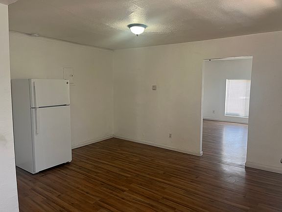 3rd image of 405 W 10th St #1
