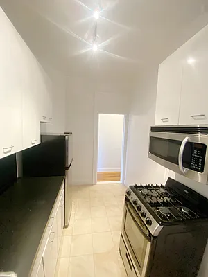 Rented by City Connections Realty | media 16