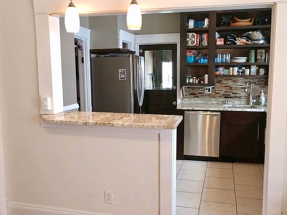 3rd image of 2317 Grandview Ave Floor 2