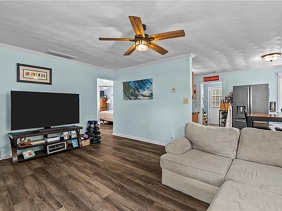 5th image of 307 Maycox Ave