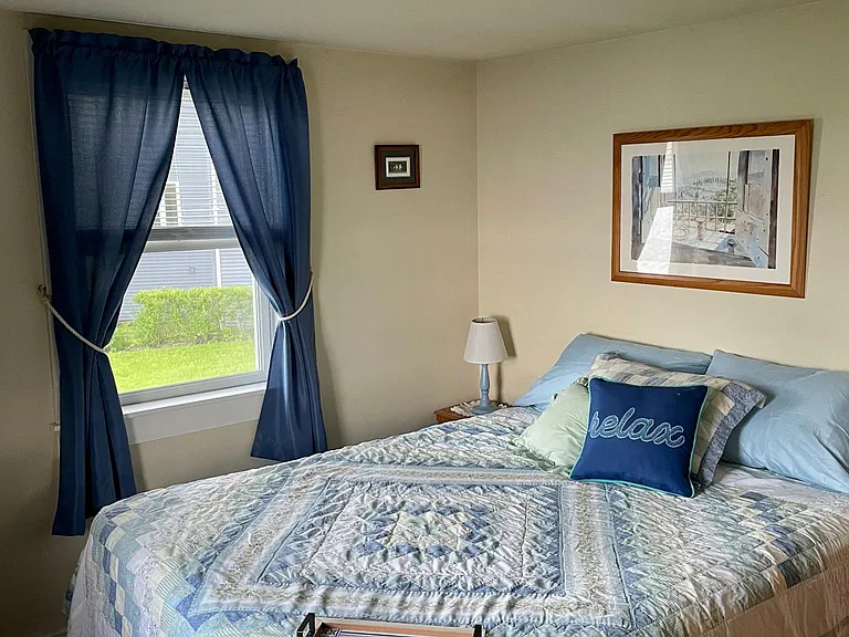 230 Shore Rd — Photo 11