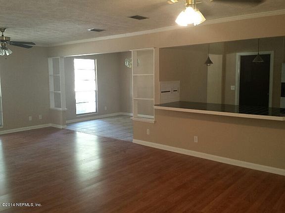 5th image of 1519 Bay Cir E