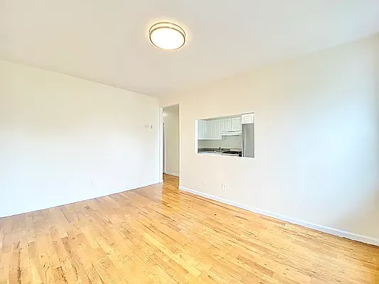 Rented by Brickview NYC Realty NYV LLC | media 8