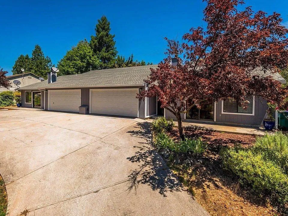 23211 Lone Pine Dr