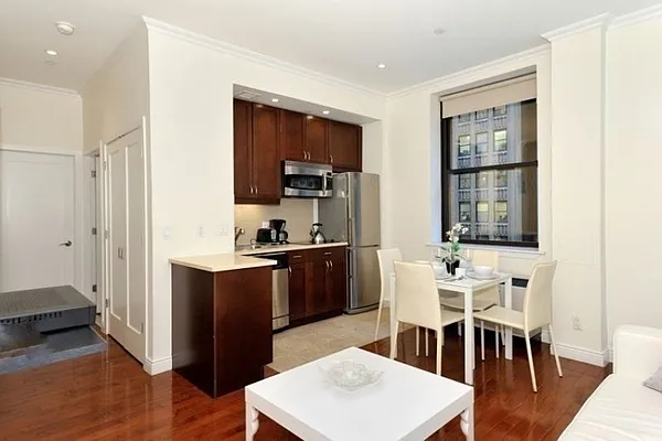 Rented by REAL New York | media 10