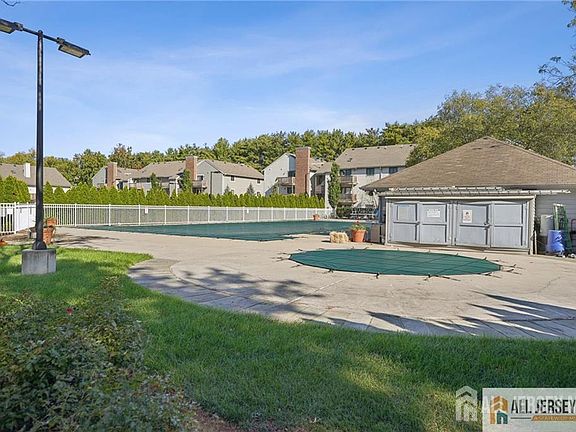 5th image of 1609 Ravens Crest Dr