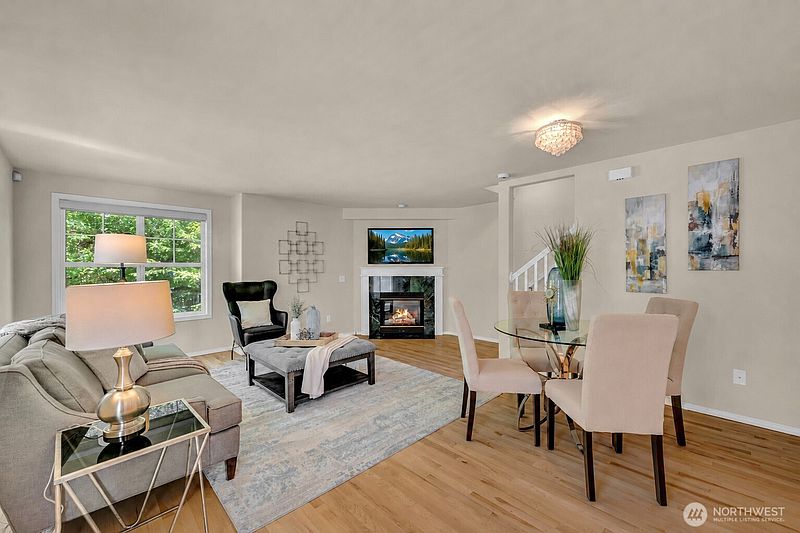 3rd image of 4720 Interlake Avenue N