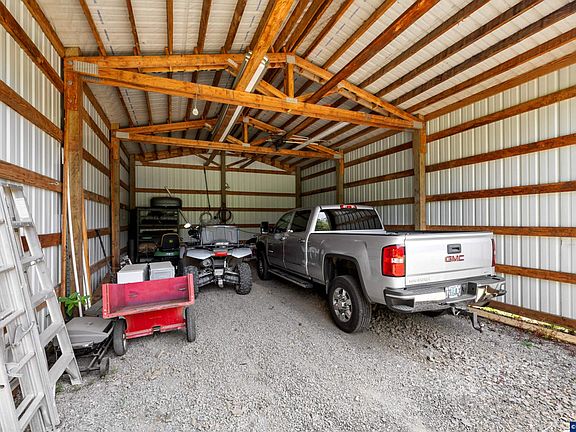 4th image of 39711 Lacomb Dr