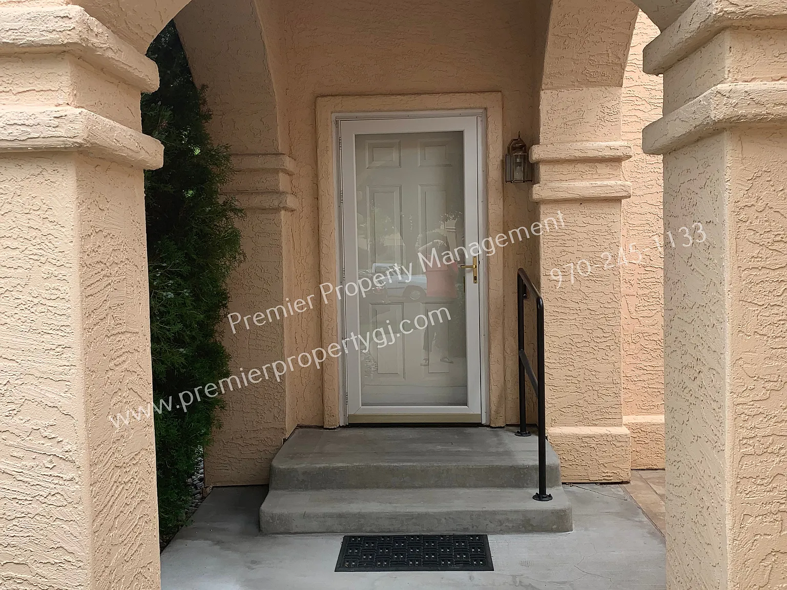 3 bed, 2.0 bath, $1,700 — Photo 2