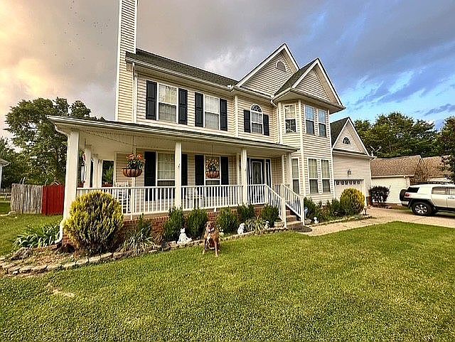 1st image of 225 Holly Ln
