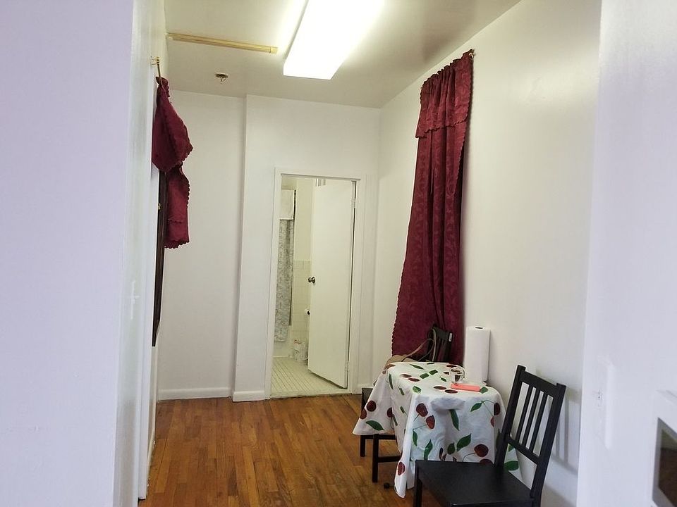 1st image of 11 St Nicholas Ave APT 2D