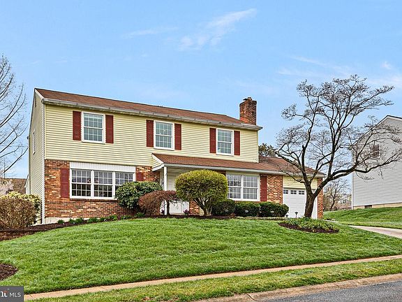 2nd image of 124 Decker Dr