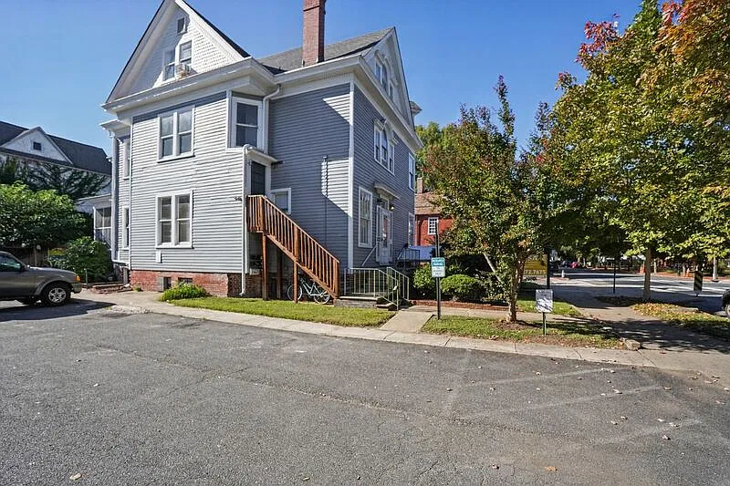 1122 Caroline St #6