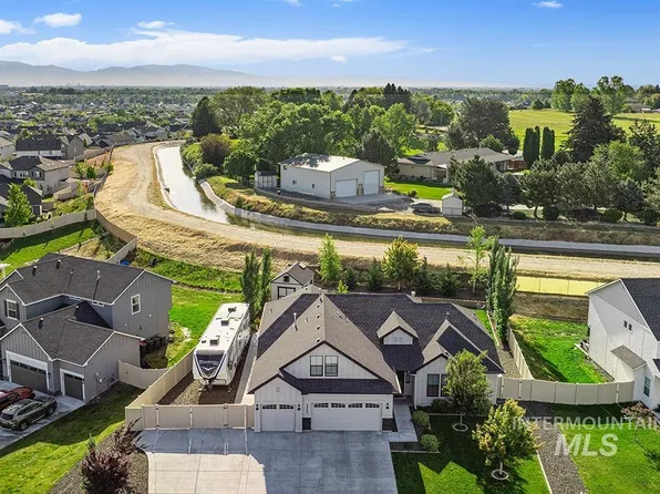2324 S Grand Fork Ln, Meridian, ID 83642