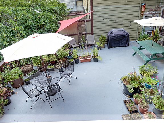 3rd image of 725 E Pike St #205