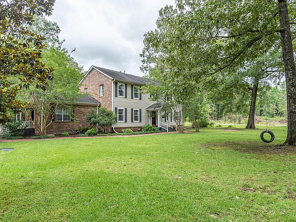 3rd image of 150 Southgate Dr