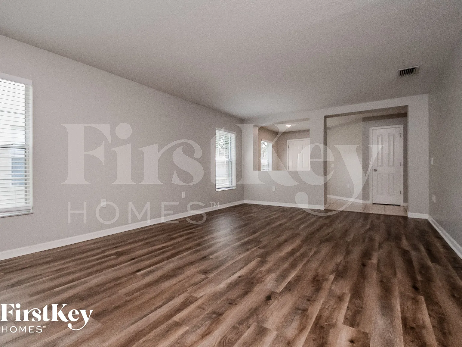 4 bed, 2.0 bath, 1910 sqft, $2,095 — Photo 3