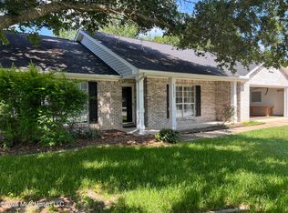 11121 Bayview Ln, Biloxi, MS 39532