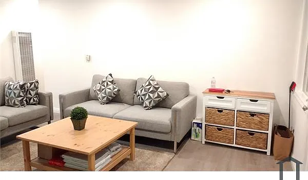 1 bed, 572 sqft, $2,477 — Photo 2