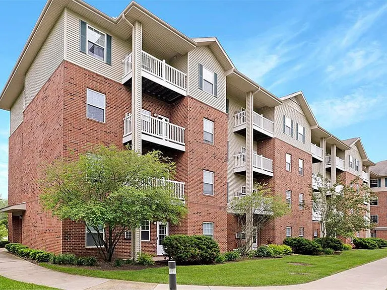 RESERVE AT LAKEVIEW — Photo 2