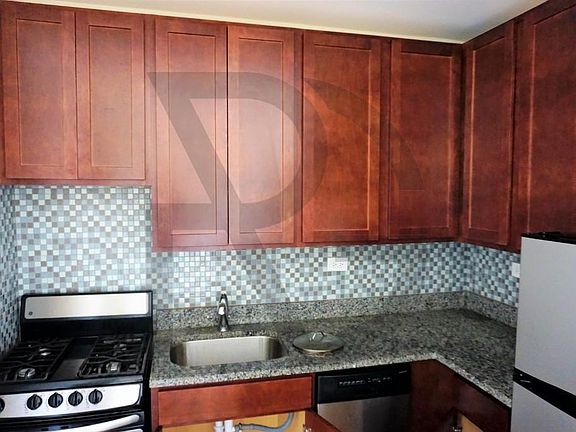 4th image of 818 W Diversey Pkwy #A818t
