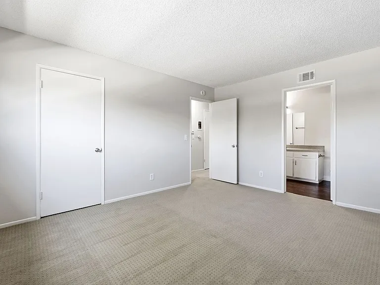 16002 Pasadena Ave — Photo 9