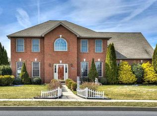2330 Greenbriar Ln, Enola, PA 17025