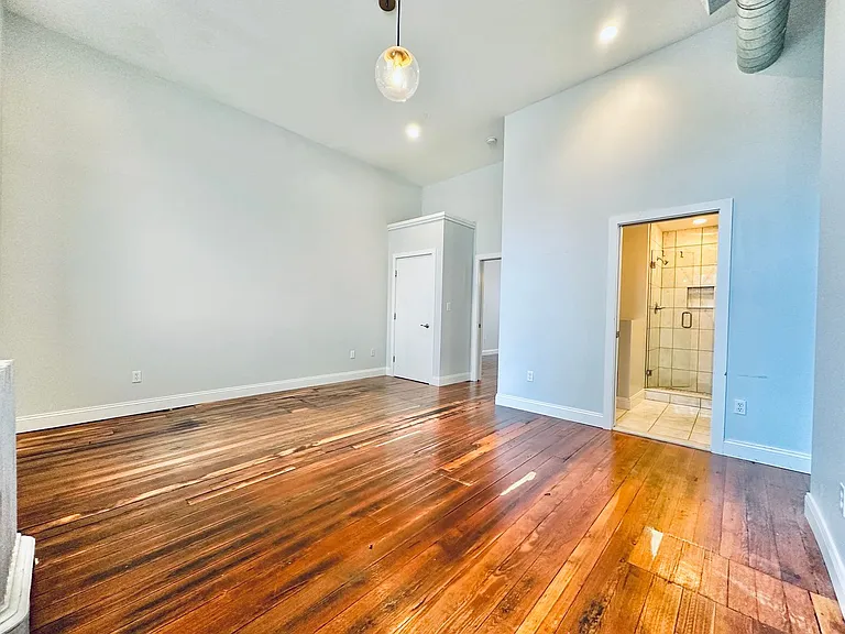 841 Chapel St — Photo 12