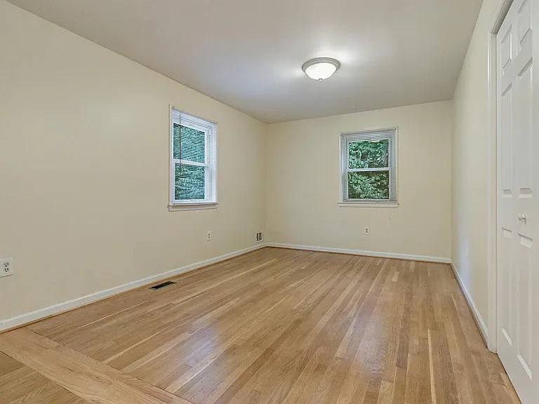 9085 Autoville Dr — Photo 38