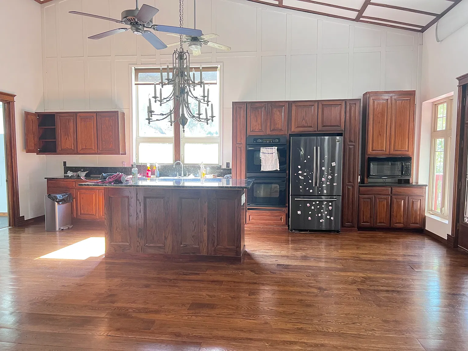 4 bed, 3.5 bath, 2900 sqft, $2,500 — Photo 2