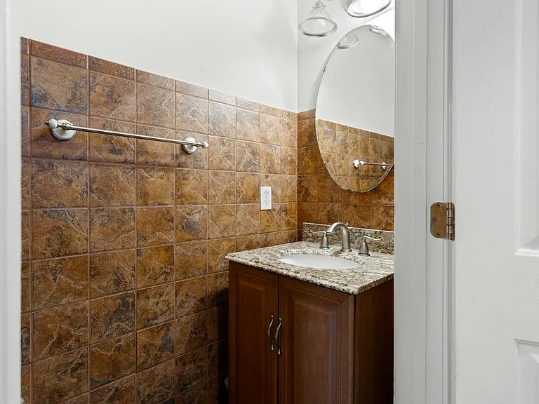 3510 King Edward Way — Photo 11