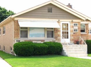 9411 S Hamlin Ave, Evergreen Park, IL 60805