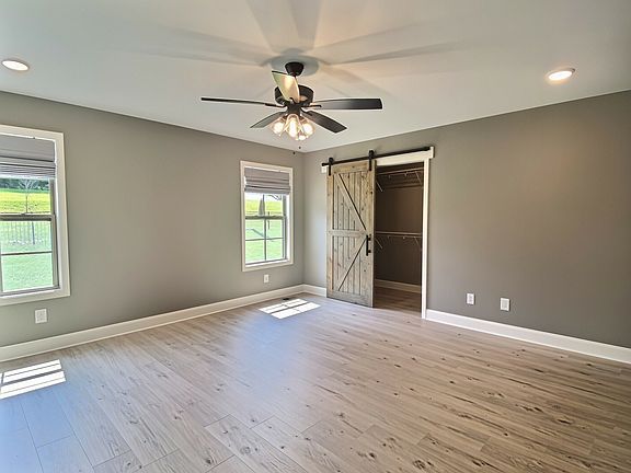 3rd image of 826 Limestone Way