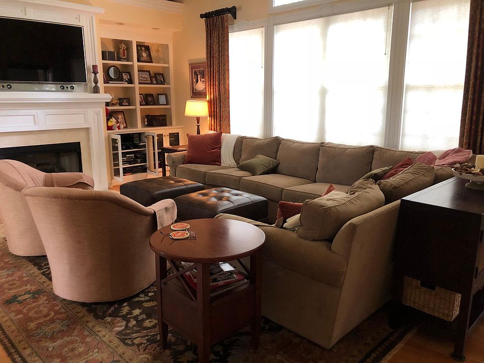 1st image of 1584 Godfrey Ln