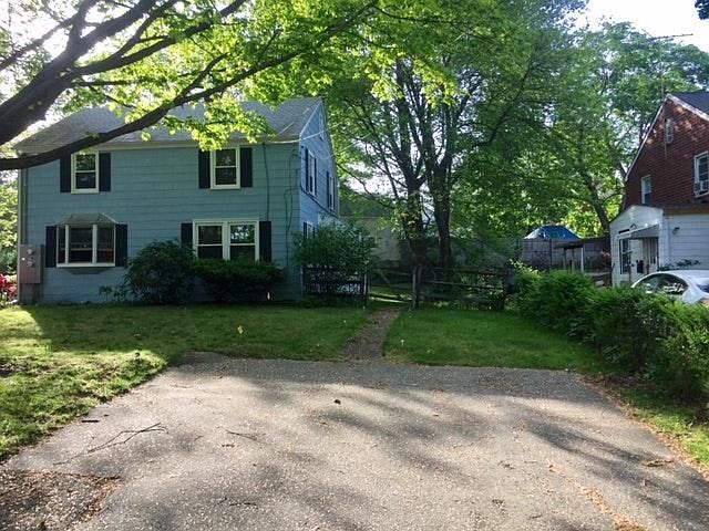 Front Drive Way & Walkway