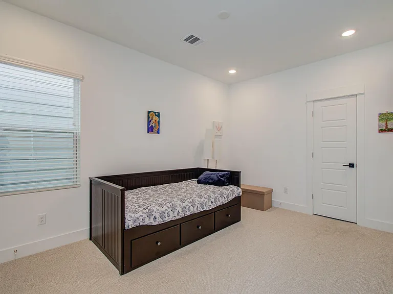 970 Highland Sound Ln — Photo 18