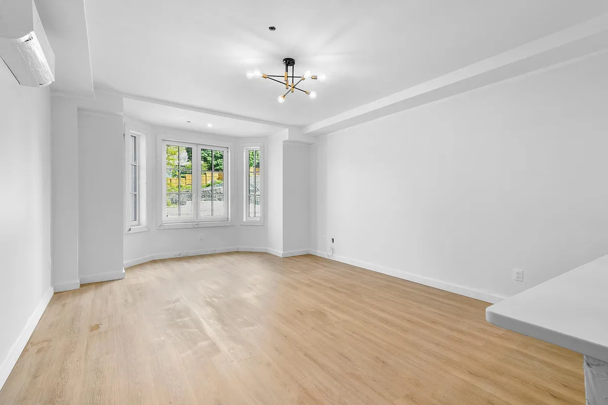 Building Photo - 139 5th Ave #4C