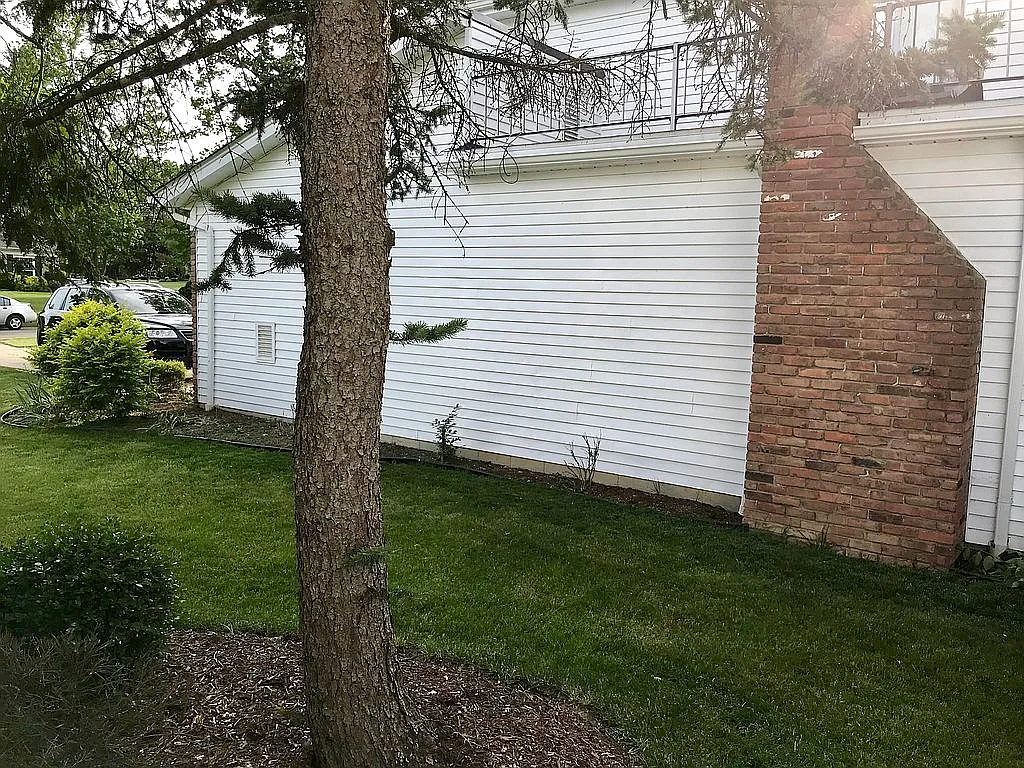 17068 Hunting Meadows Dr photo 1