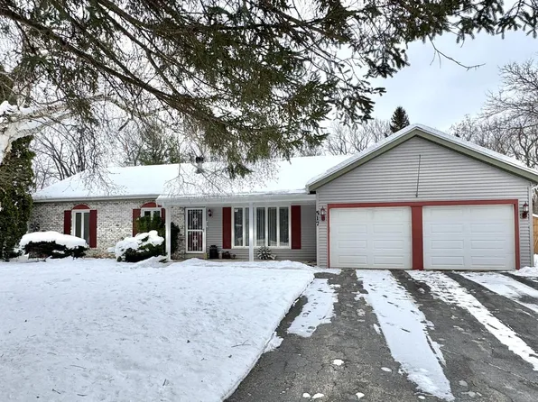 517 Fox Knoll DRIVE, Waterford, WI 53185
